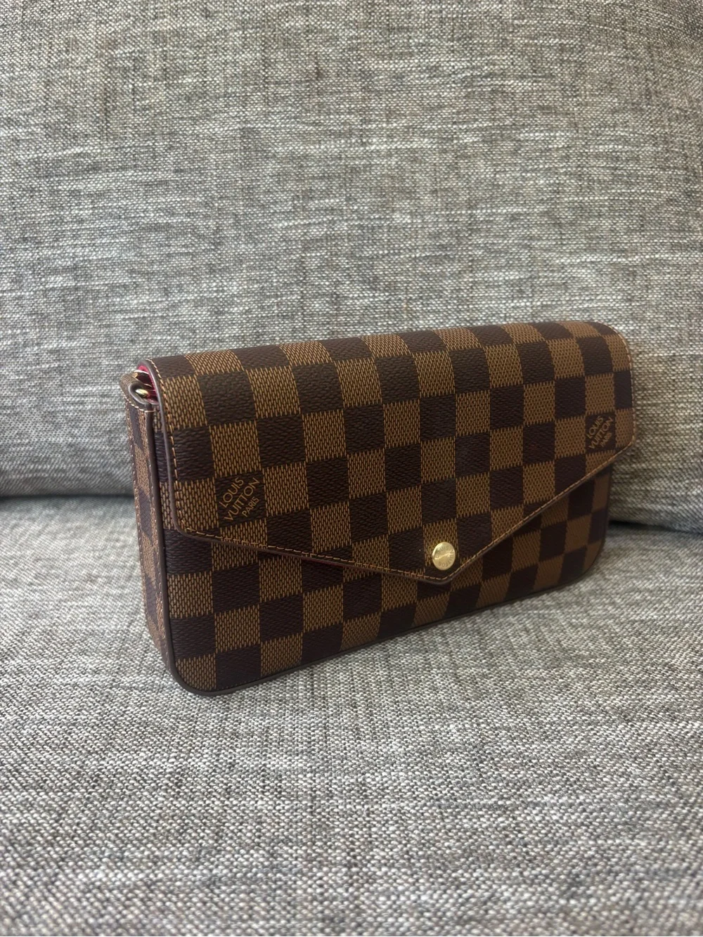 LOUIS VUITTON POCHETTE FELICIE